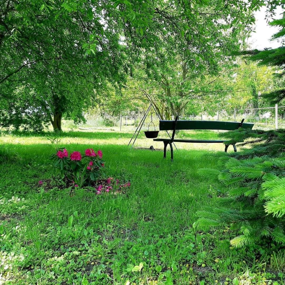 Axtburg Apartments Berbaltavar Екстер'єр фото