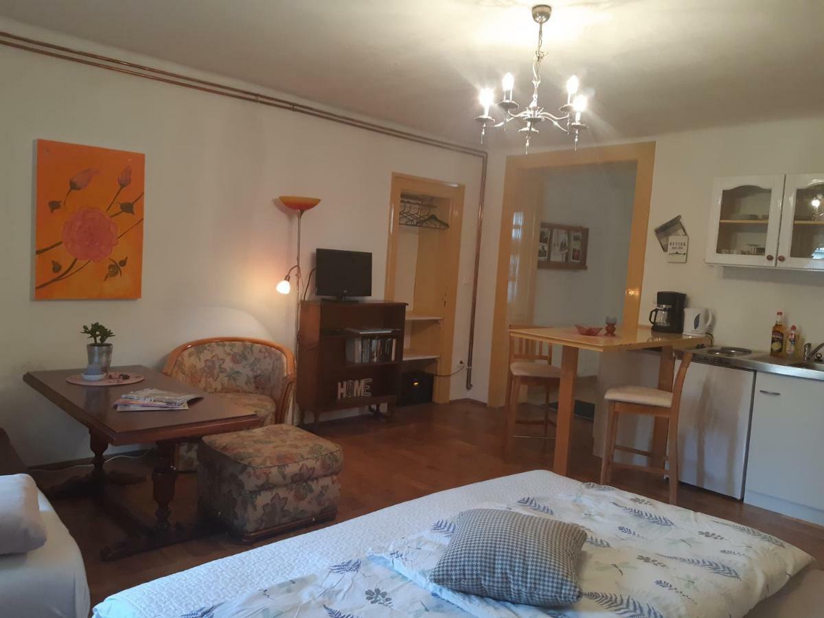 Axtburg Apartments Berbaltavar Екстер'єр фото