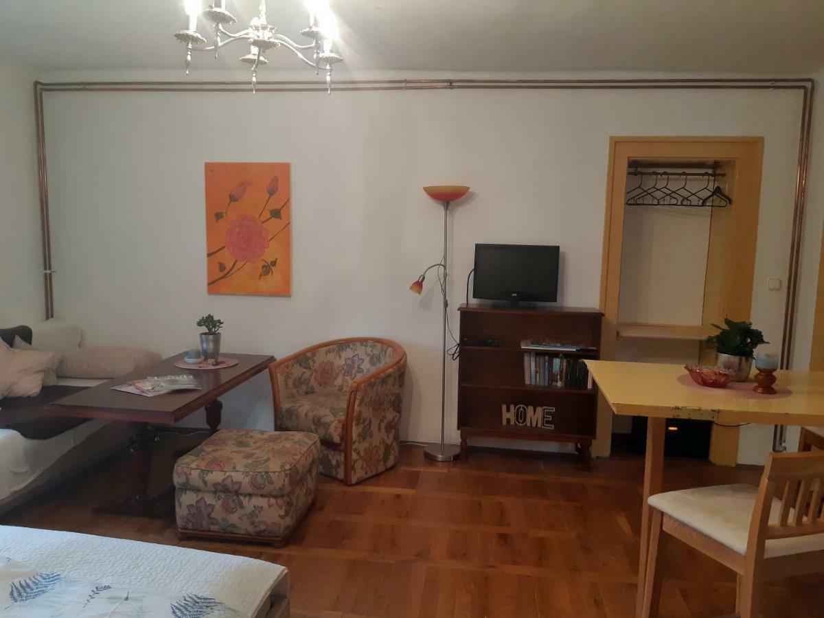 Axtburg Apartments Berbaltavar Екстер'єр фото